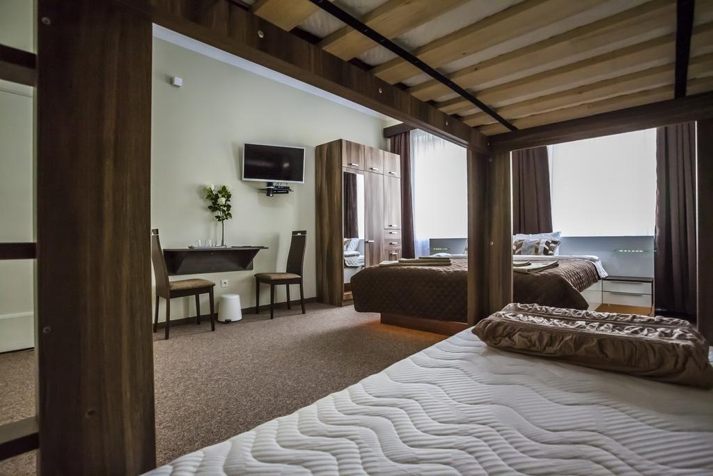 Luxury Air-Conditioned Rooms In Old Town 브라티슬라바 외부 사진
