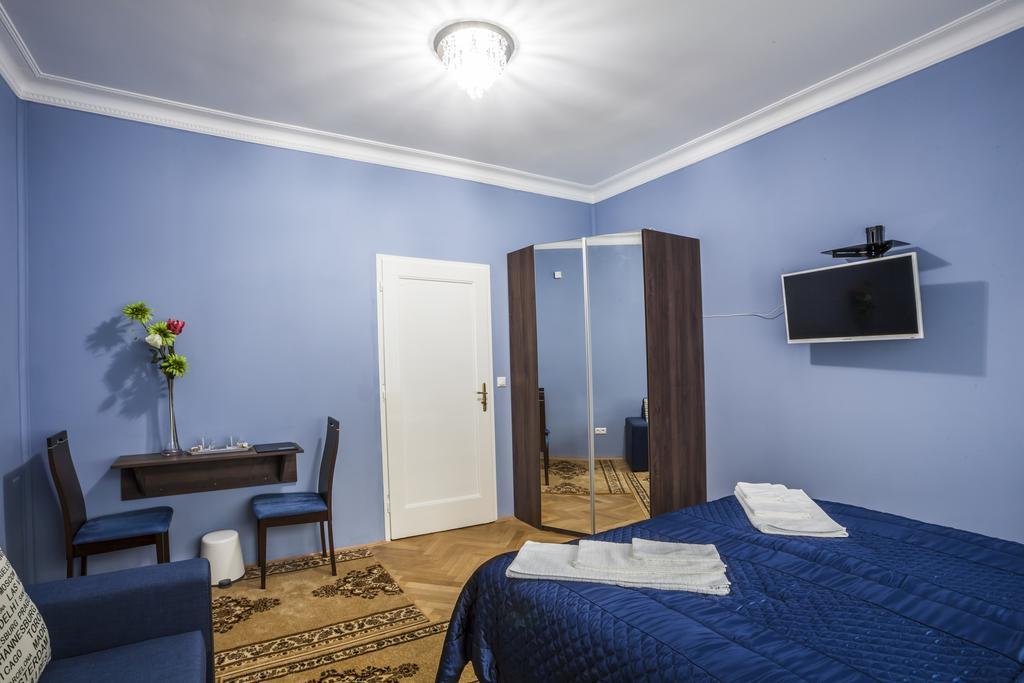 Luxury Air-Conditioned Rooms In Old Town 브라티슬라바 외부 사진