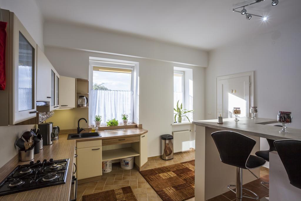 Luxury Air-Conditioned Rooms In Old Town 브라티슬라바 외부 사진
