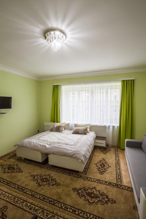 Luxury Air-Conditioned Rooms In Old Town 브라티슬라바 외부 사진